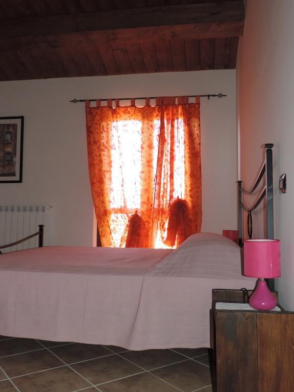 Il Gelso Rosso Daire Comunanza Dış mekan fotoğraf